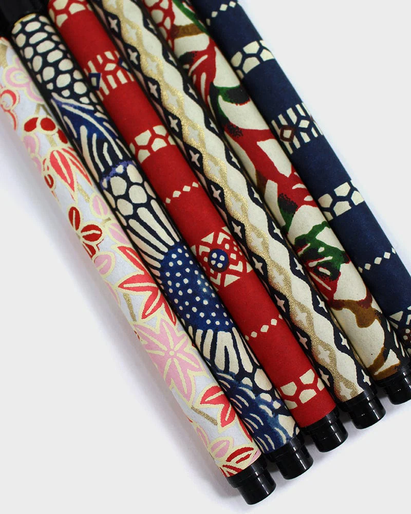 Shogado Calligraphy Brush Pen, Classic Series #18, Black and Gold Tachiwaku Cross - Image 6