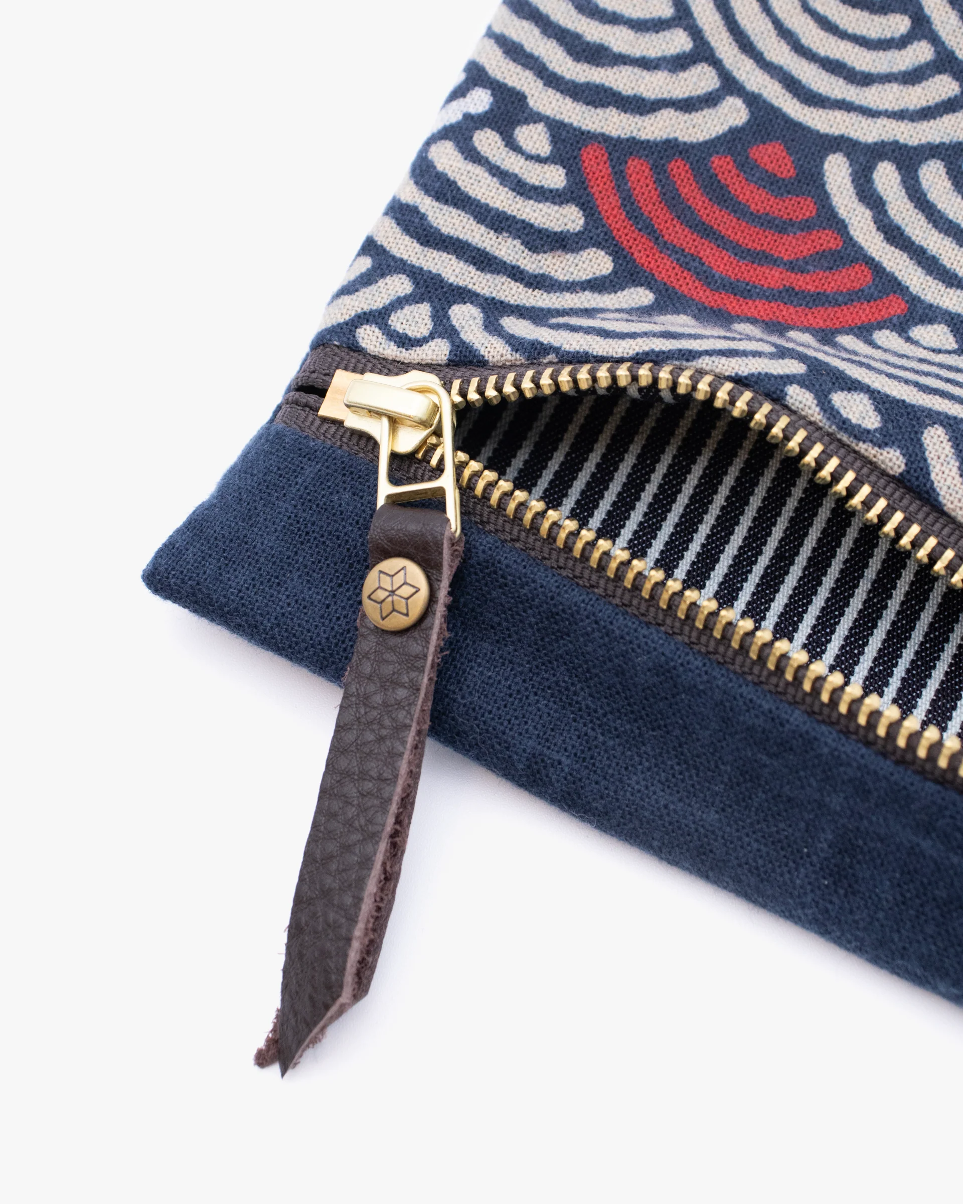 Kiriko Original Flat Medium Zipper Pouch, Two Tone Indigo Seigaiha with Red - Image 2