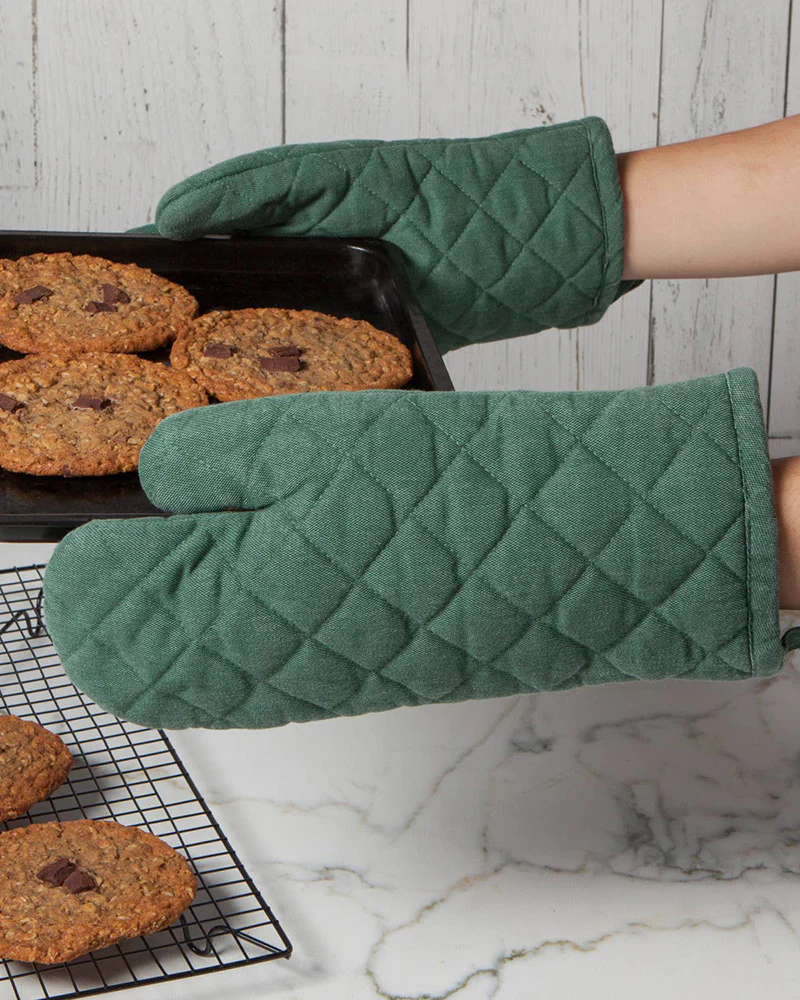 Danica Heirloom, Stonewash Oven Mitt, Jade Green - Image 3