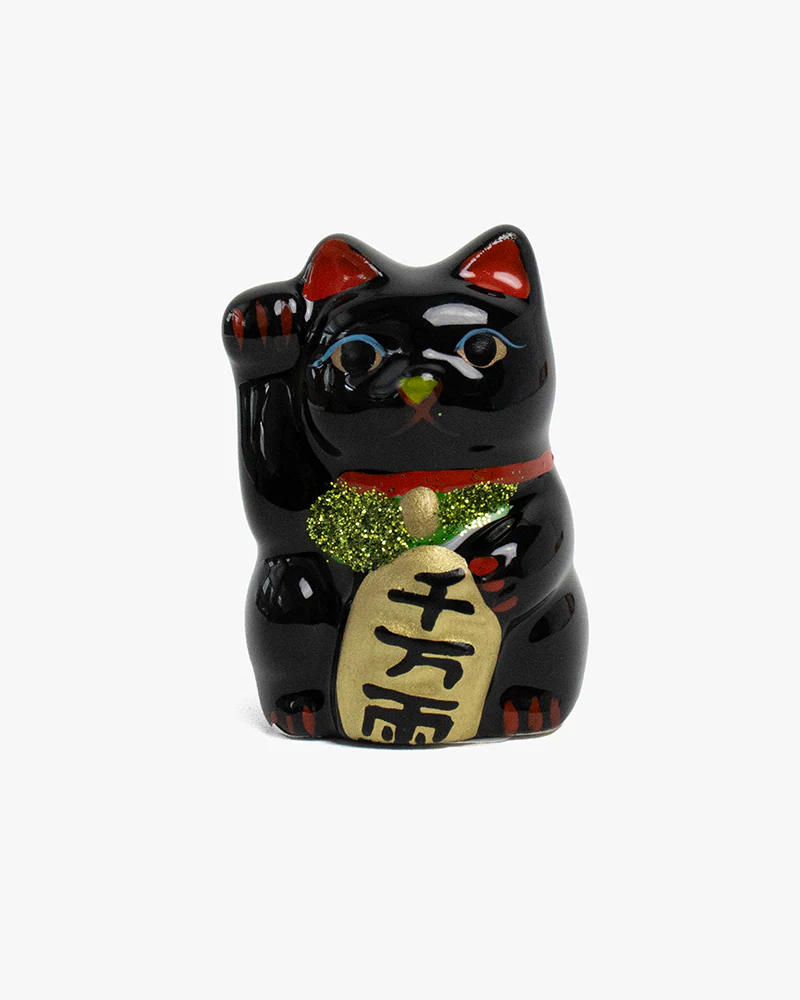 Manekineko Figurine, Urban Tokyo - Image 4