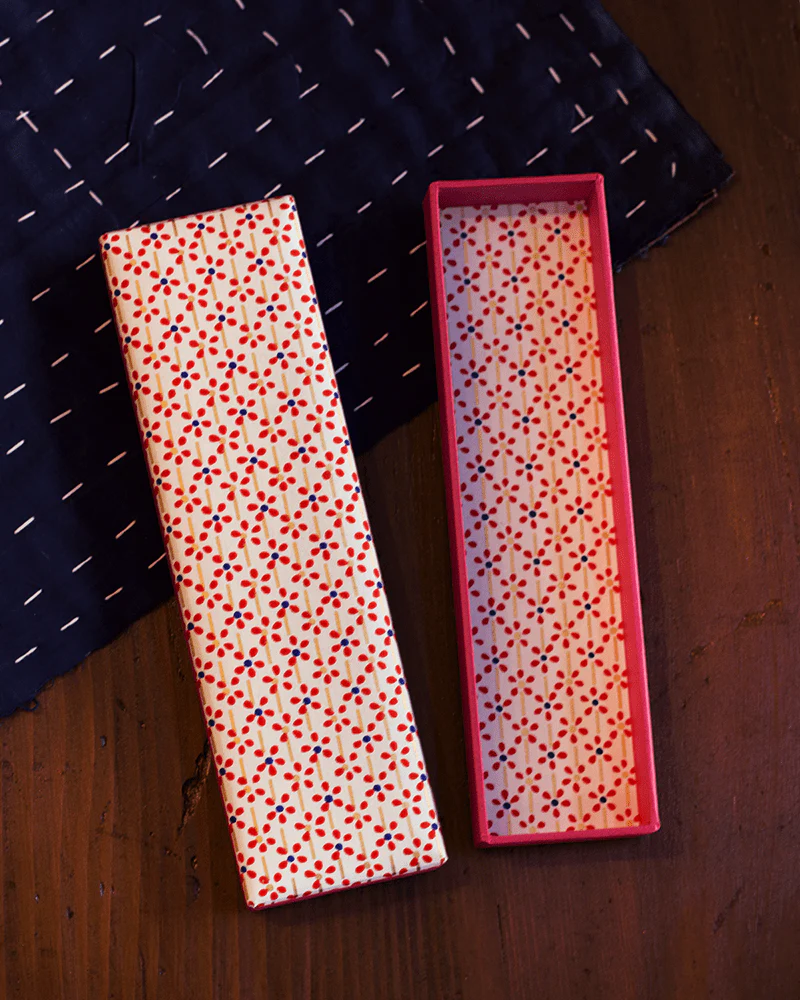 Shogado Pencil Box, Classic Series #08, Small Red and Blue Kobana - Image 2