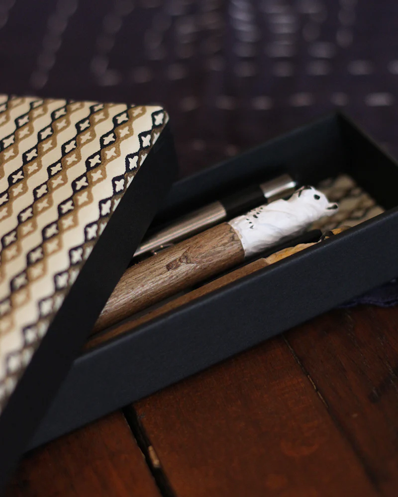 Shogado Pencil Box, Classic Series #18, Black and Gold Tachiwaku Cross - Image 3