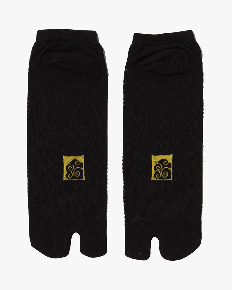 Wa Modern, Tabi Socks, Ankle, Black with Yellow Crane - M/L - Image 3
