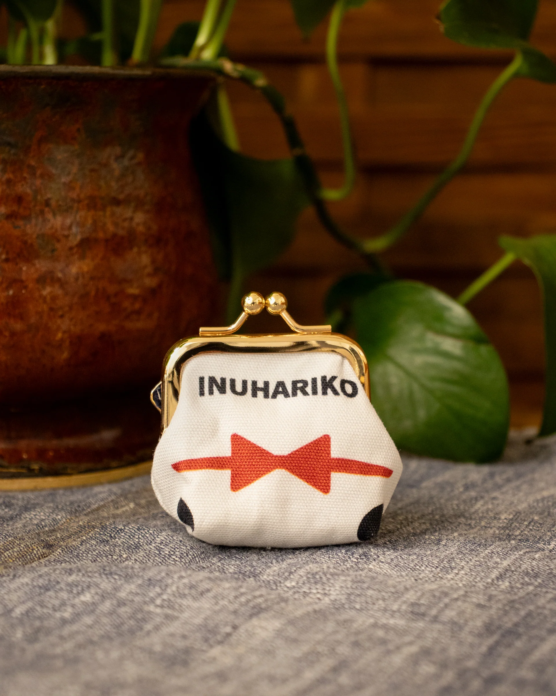 Wa Modern, Mini Coin Purse, White Inuhariko - Image 2