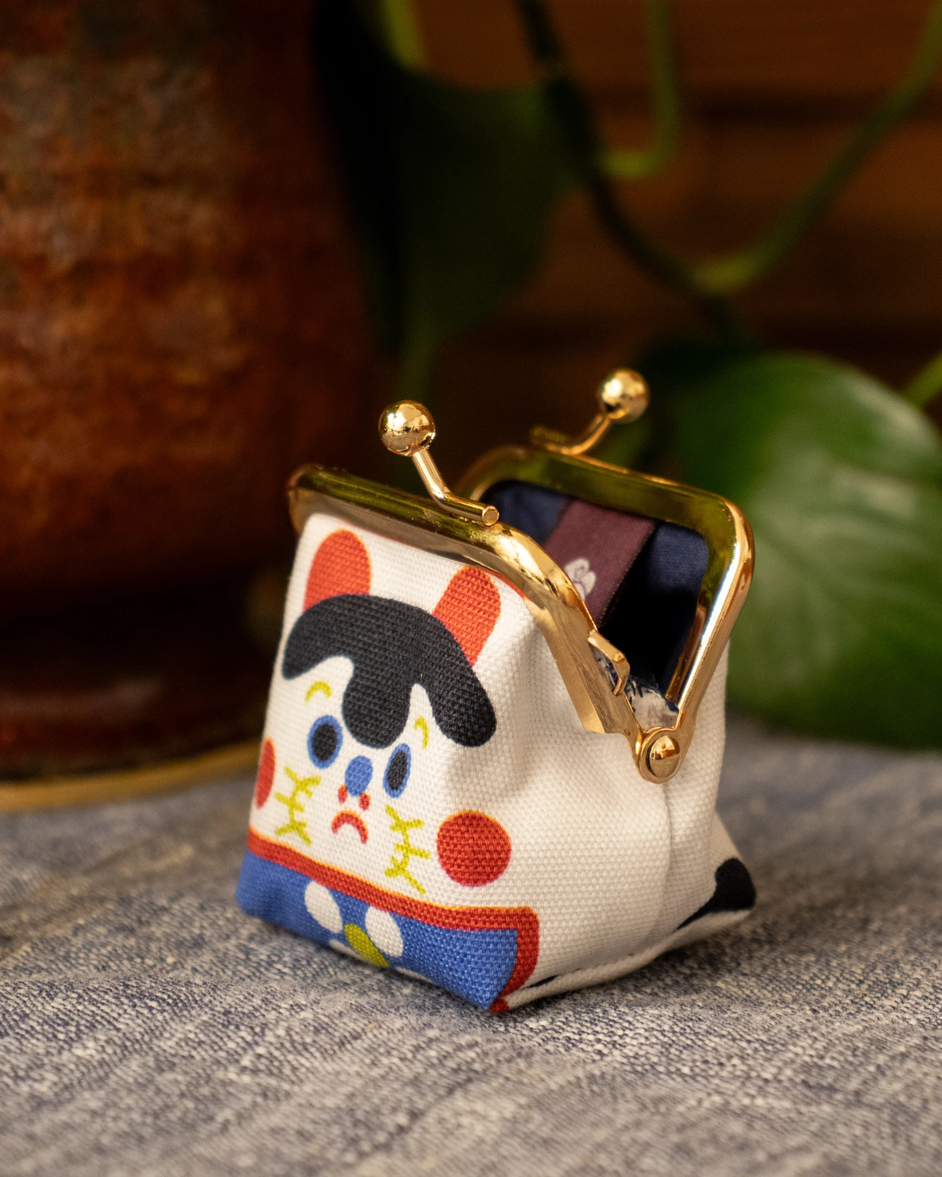 Wa Modern, Mini Coin Purse, White Inuhariko - Image 3