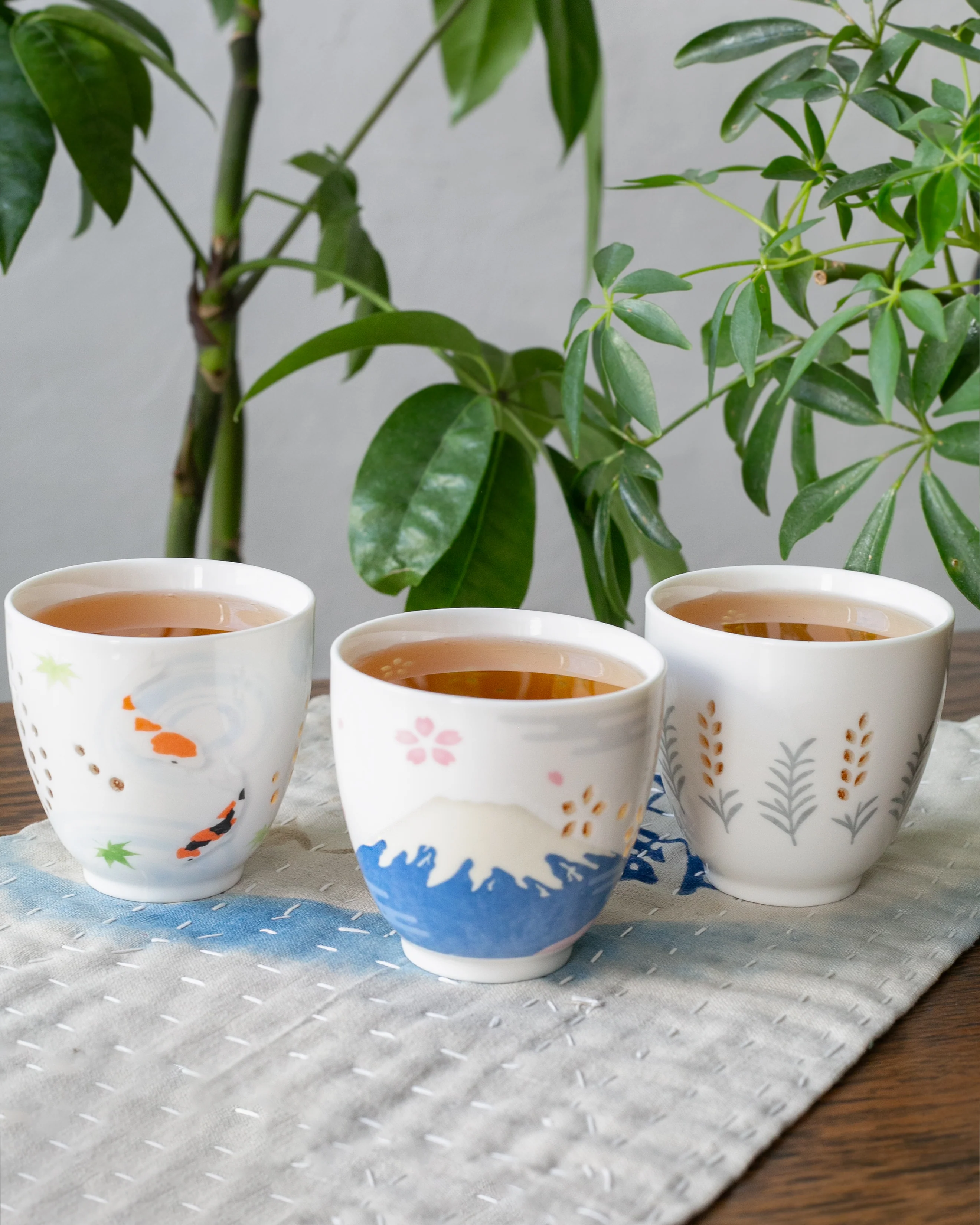 See Through Color Tea Cup, Koi Fish, Arutha - Image 2