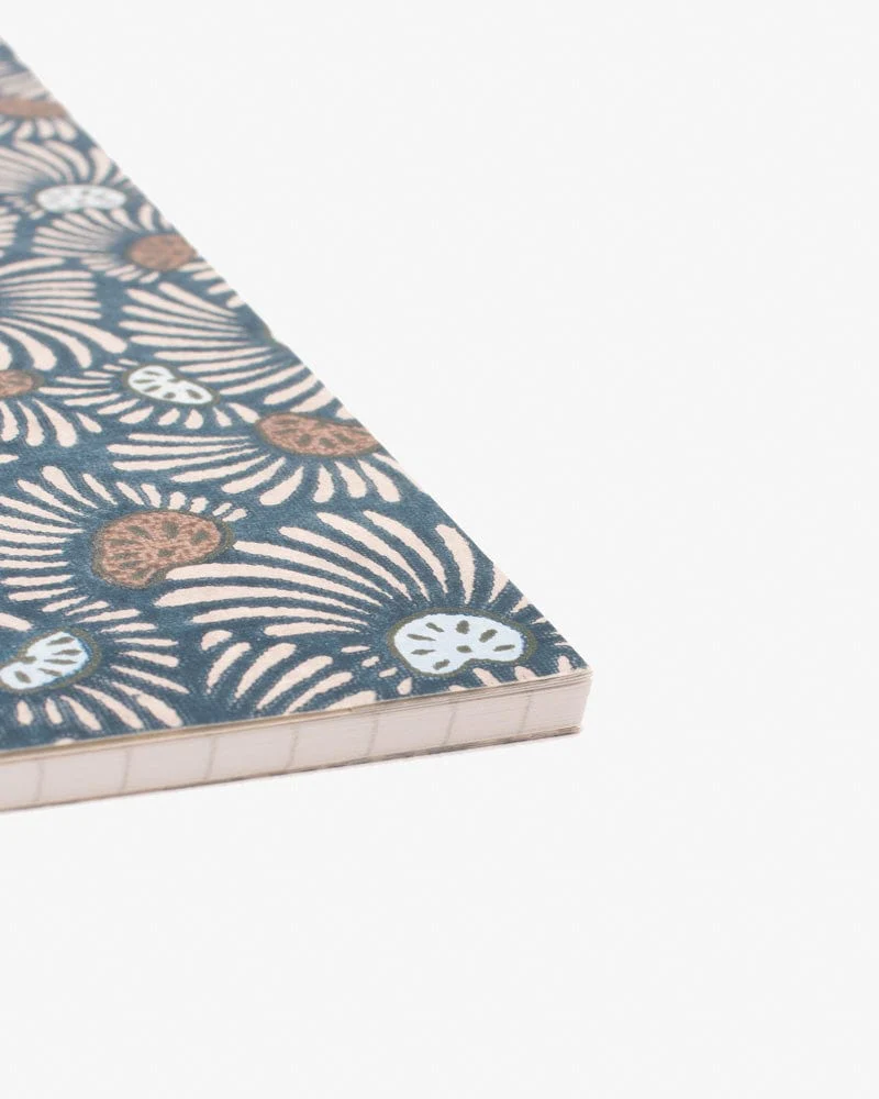 Shogado Watoji Notebook, Ginger Series, Flower Blue (L) - Image 3