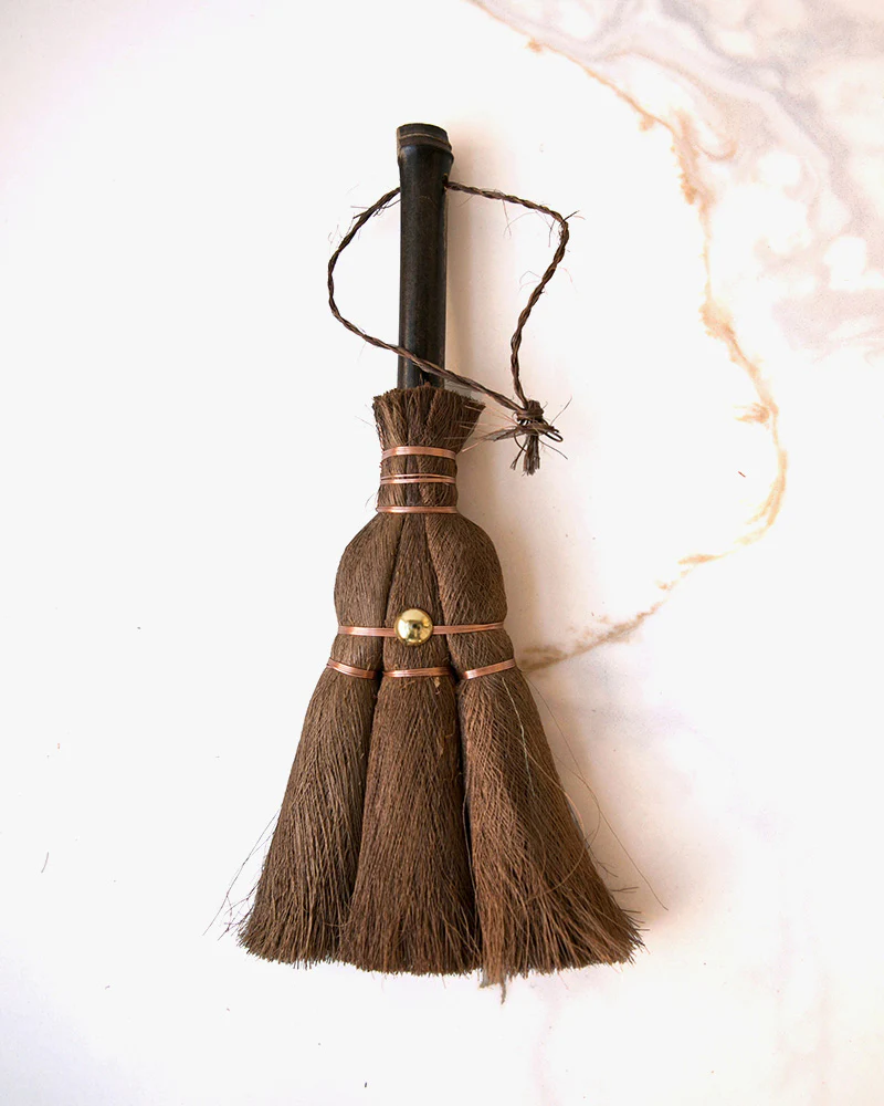 Fodory, Large Table Palm Broom with Handle - Image 2