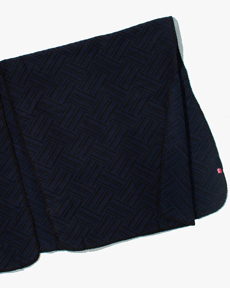 Wa-Modern Poncho, Sankuzushi, Dark Blue and Black - Image 3